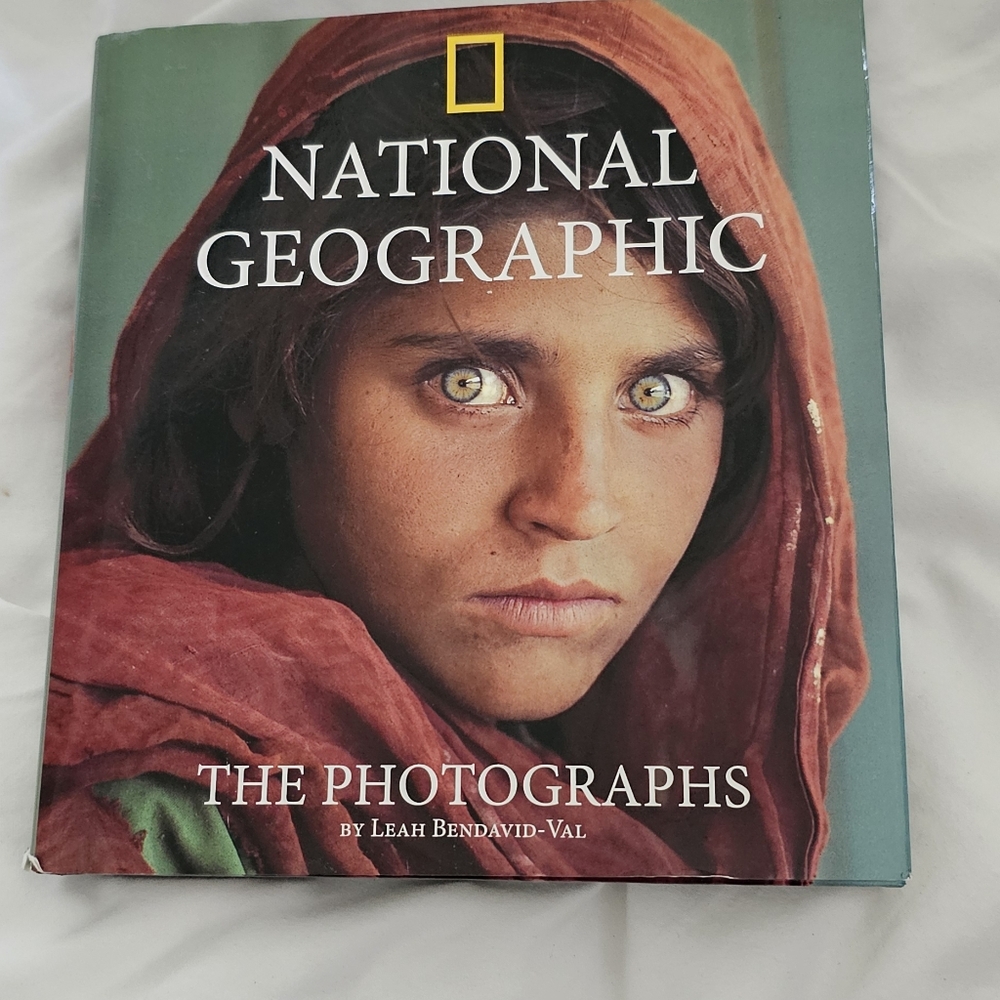 National Geographic: The Photographs -- Leah Bendavid-Val